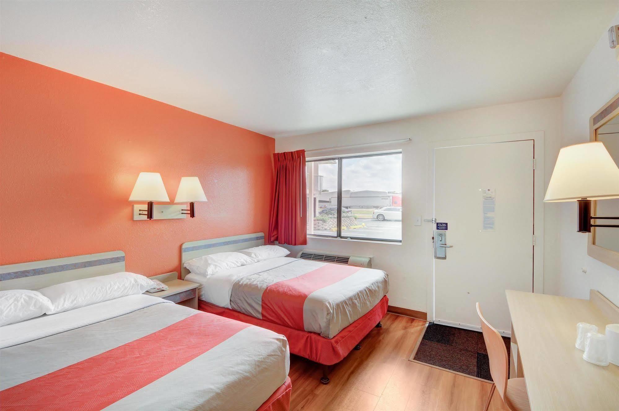 Motel 6 - Oklahoma City Airport Exterior foto